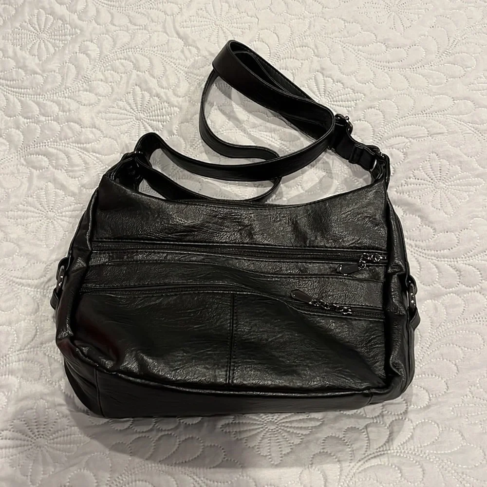 Purses - Picture 2 of 4